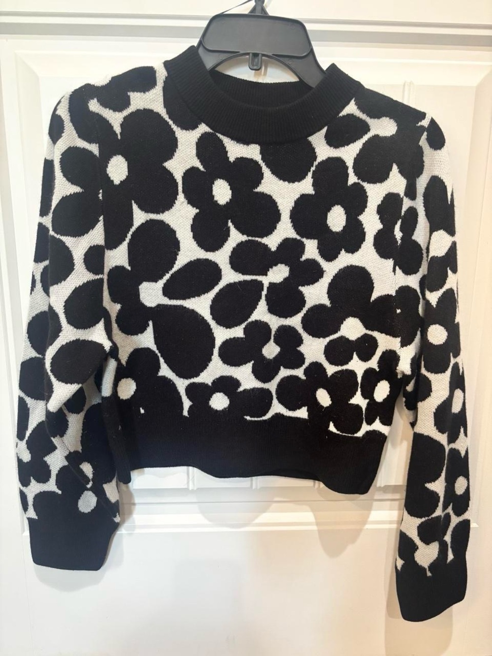 H&M Black & White Floral Knit Sweater - Women
